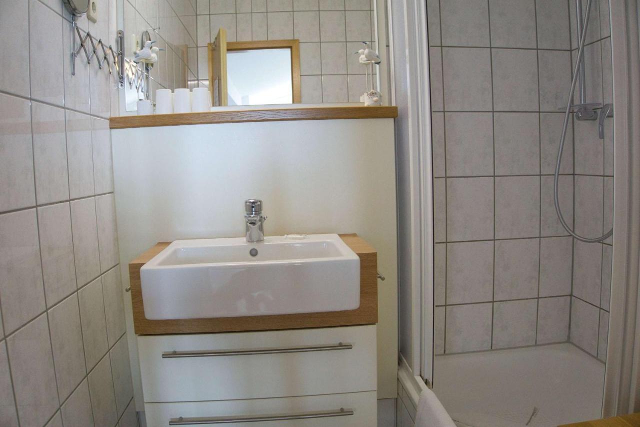 Haus Blick zur See FeWo 11 Gartennutzung, Meerblick, Sauna- und Schwimmbadnutzung im AHOI Sellin Goehren  Exterior foto